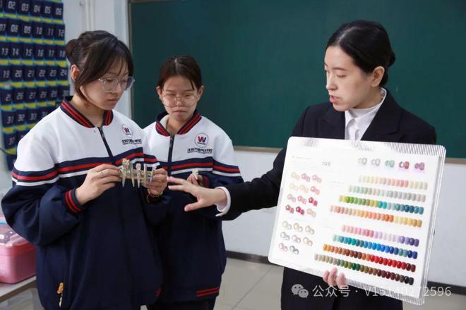 生必看！四大宝藏专业毕业即逆袭pg电子模拟器免费版初中毕业女